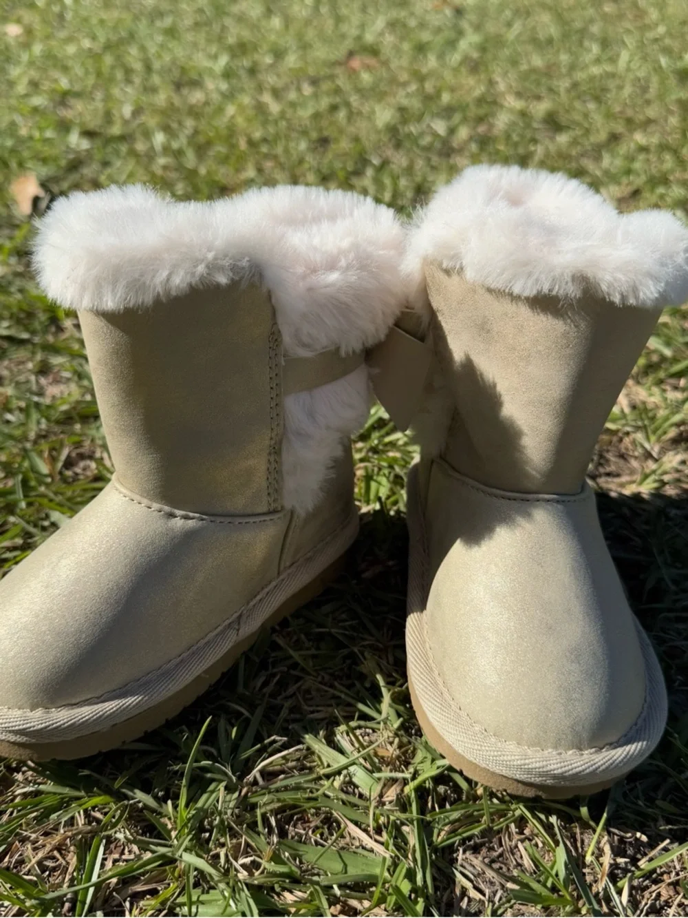 The Children’s Place Toddler Girls Boots‎ Size 5 Beige Faux Fur Bow Winter NWOT